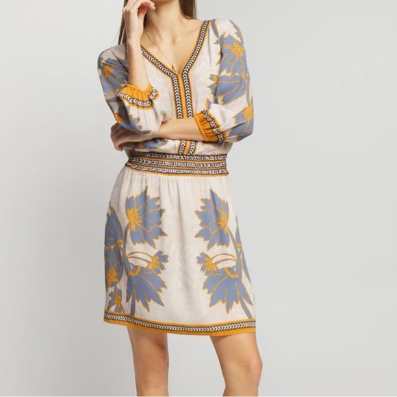 ✨NWT- White House Black Market VNK Smoked Mini Draped Floral Dress size large - Picture 2 of 12